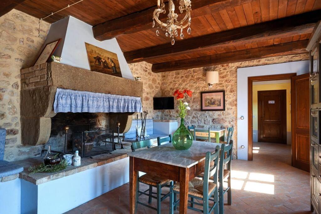Вілла Casale Rosso Castel San Felice Екстер'єр фото